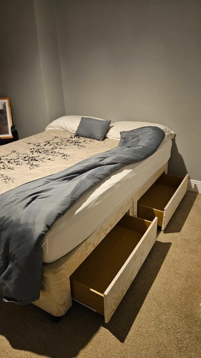 Double Divan Bed with 4 Drawers including Mattress - Image 3