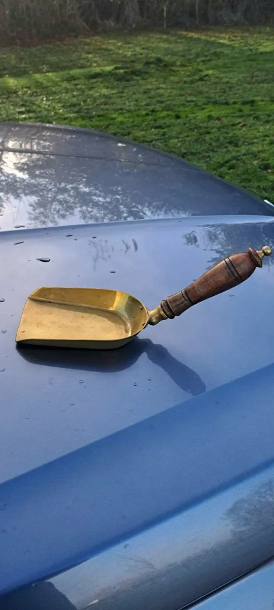 Old brass  coin  shovel - Image 2