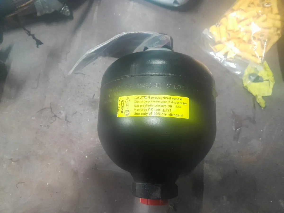 Machinery parts - Image 1