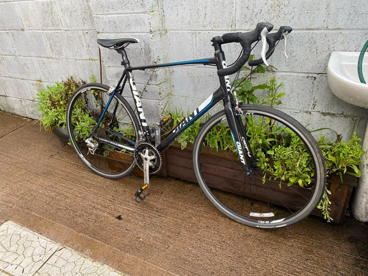 Giant defy 5 XL 23 inch frame 700x25c wheels - Image 4