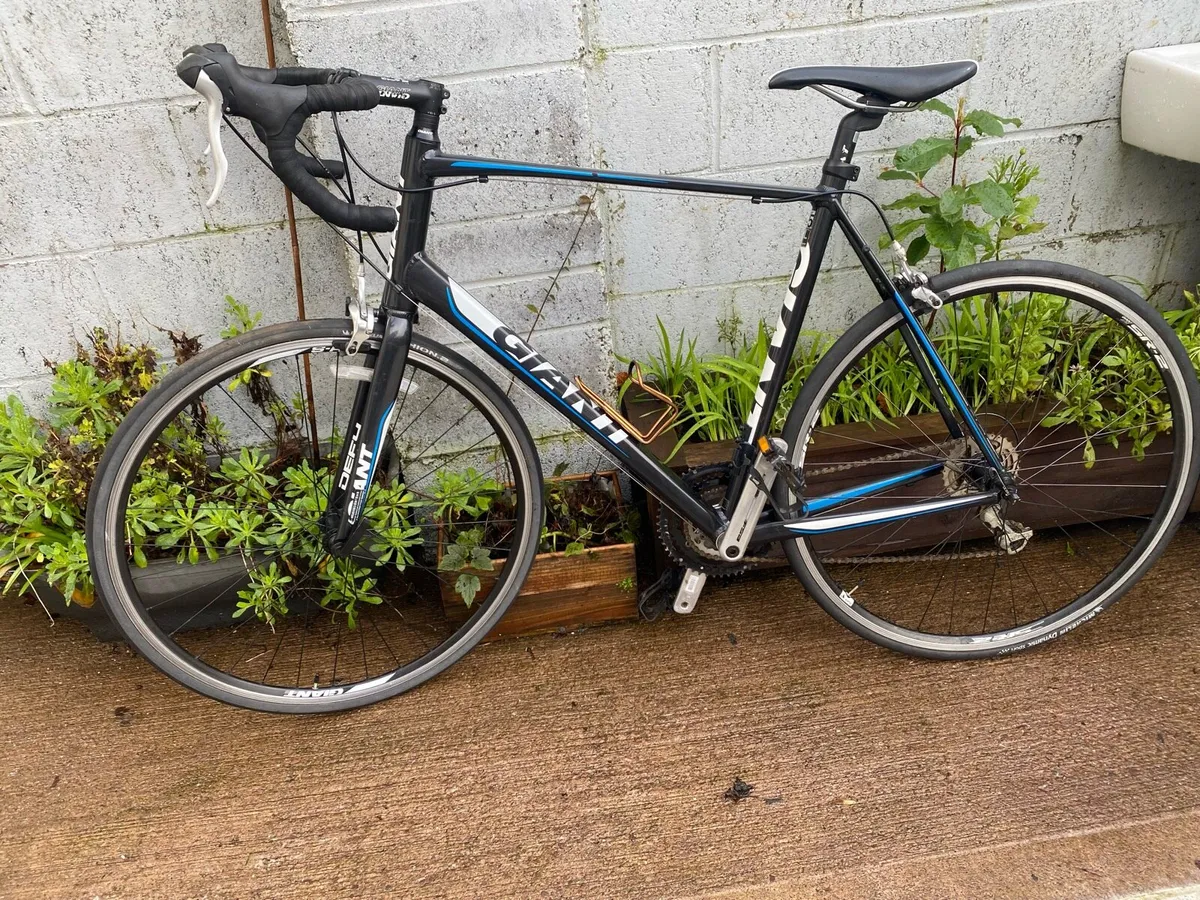 Giant defy 5 XL 23 inch frame 700x25c wheels - Image 2