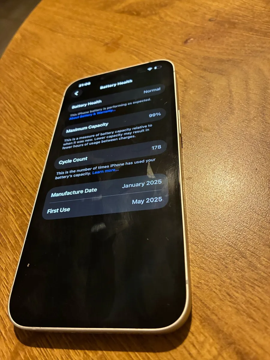 iPhone 16E - Image 1