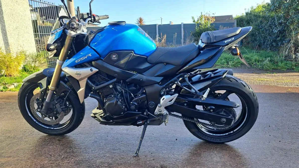 Suzuki Gsr750 2012 - Image 2