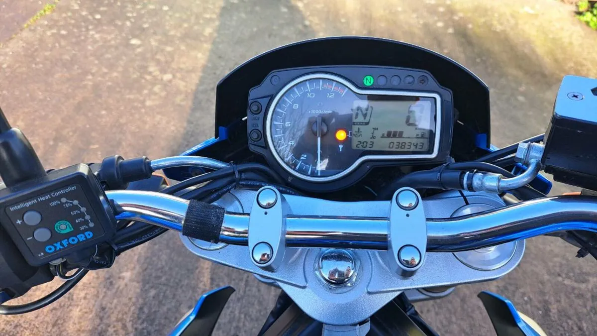 Suzuki Gsr750 2012 - Image 3