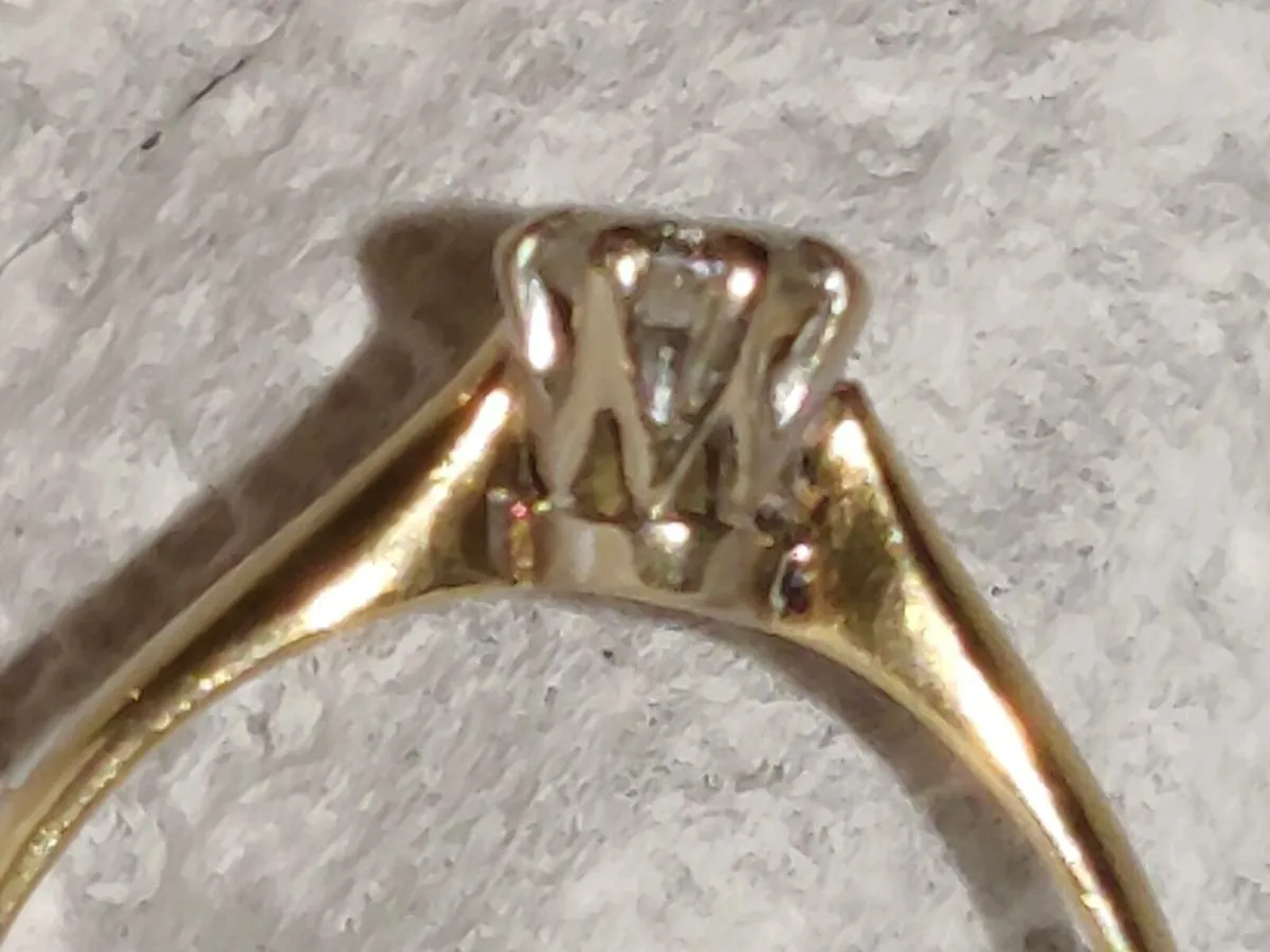 LARGE DIAMOND SOLITAIRE, 9CT Thick Gold New Ring ! - Image 2