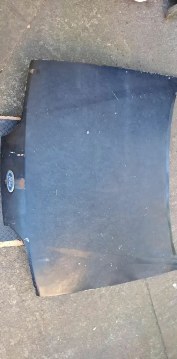 Ford Sierra hatchback bonnet - Image 1