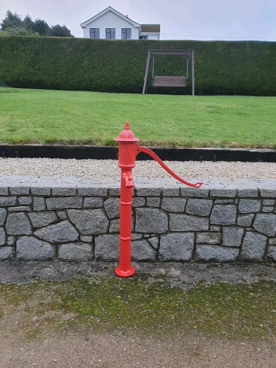 Old style village water pump - Image 2