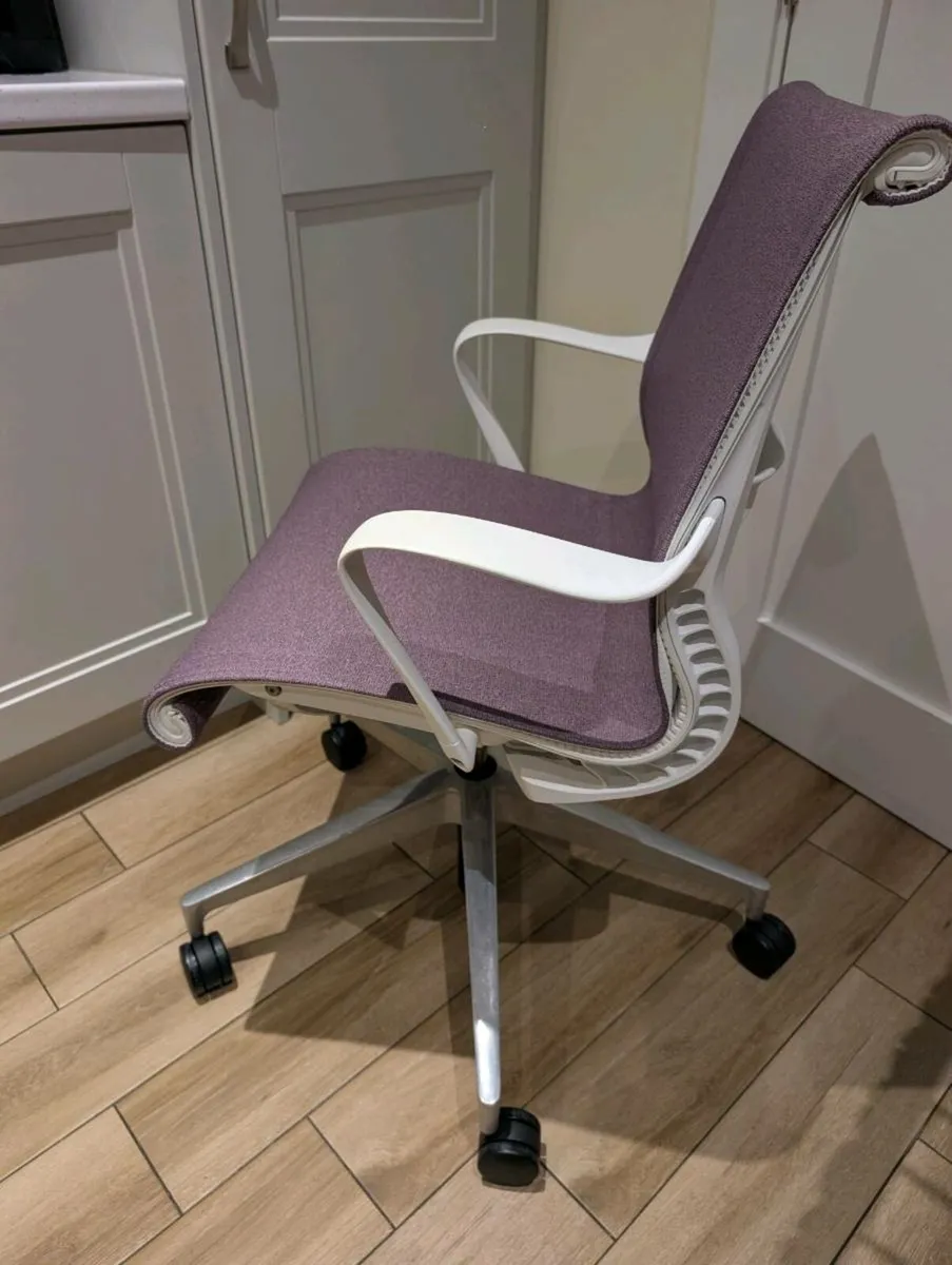 Ergonomic office chair - Image 3