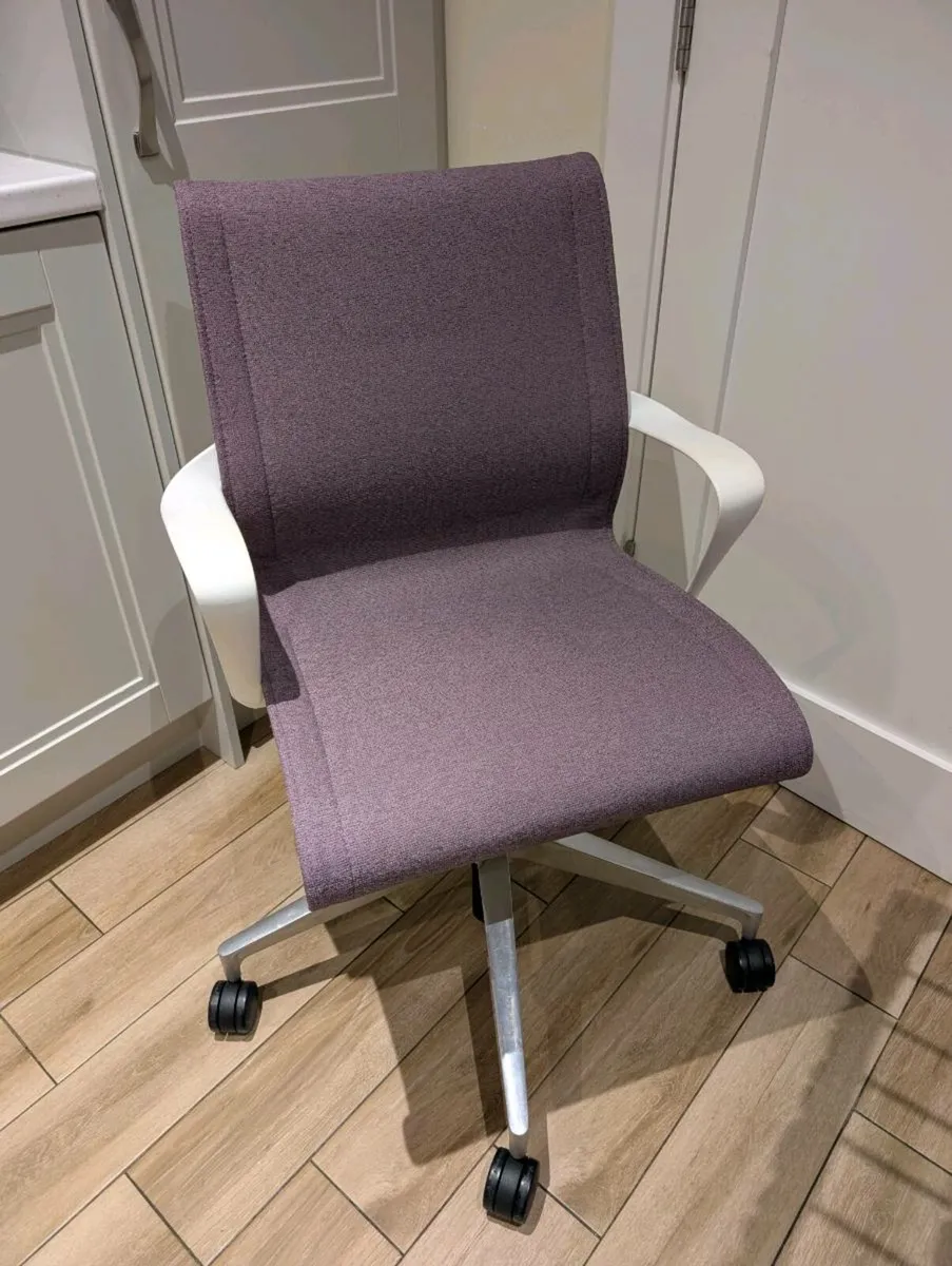 Ergonomic office chair - Image 4