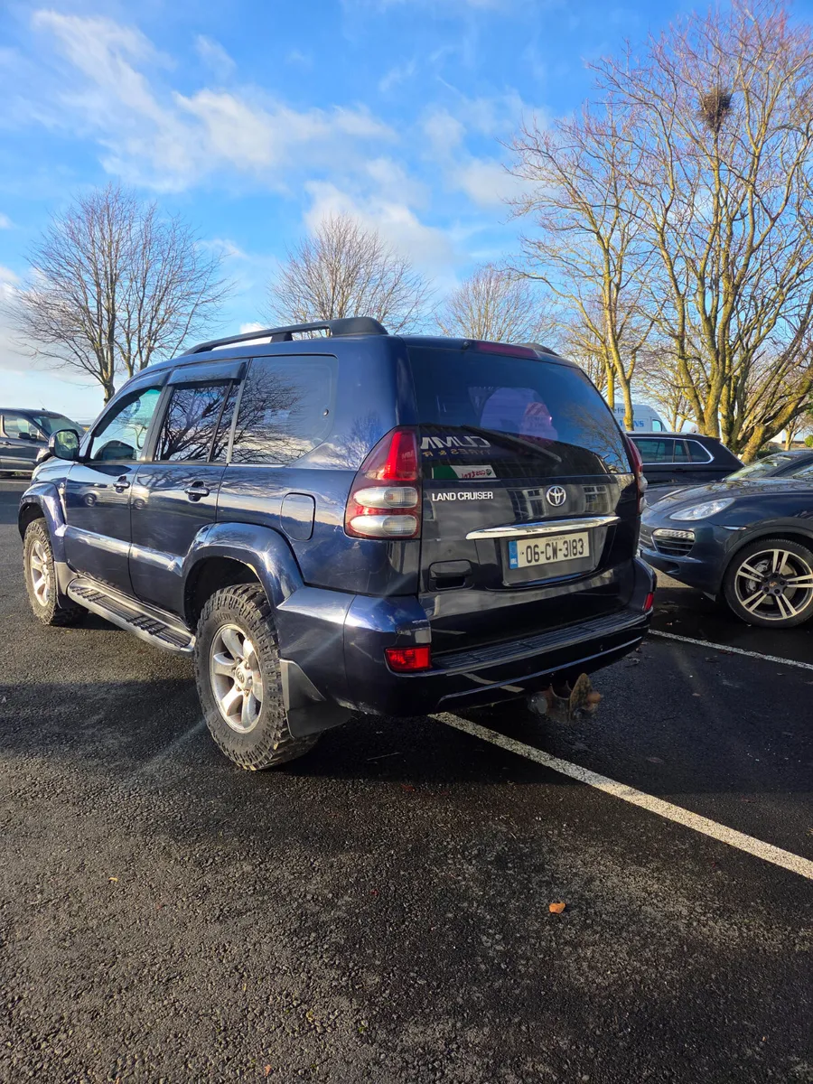 Toyota Land Cruiser 2006 - Image 3