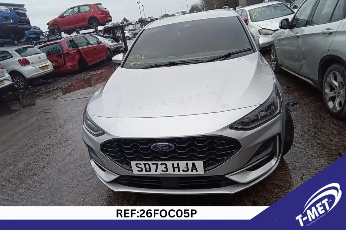 2023 FORD FOCUS BREAKING FOR PARTS - Image 2