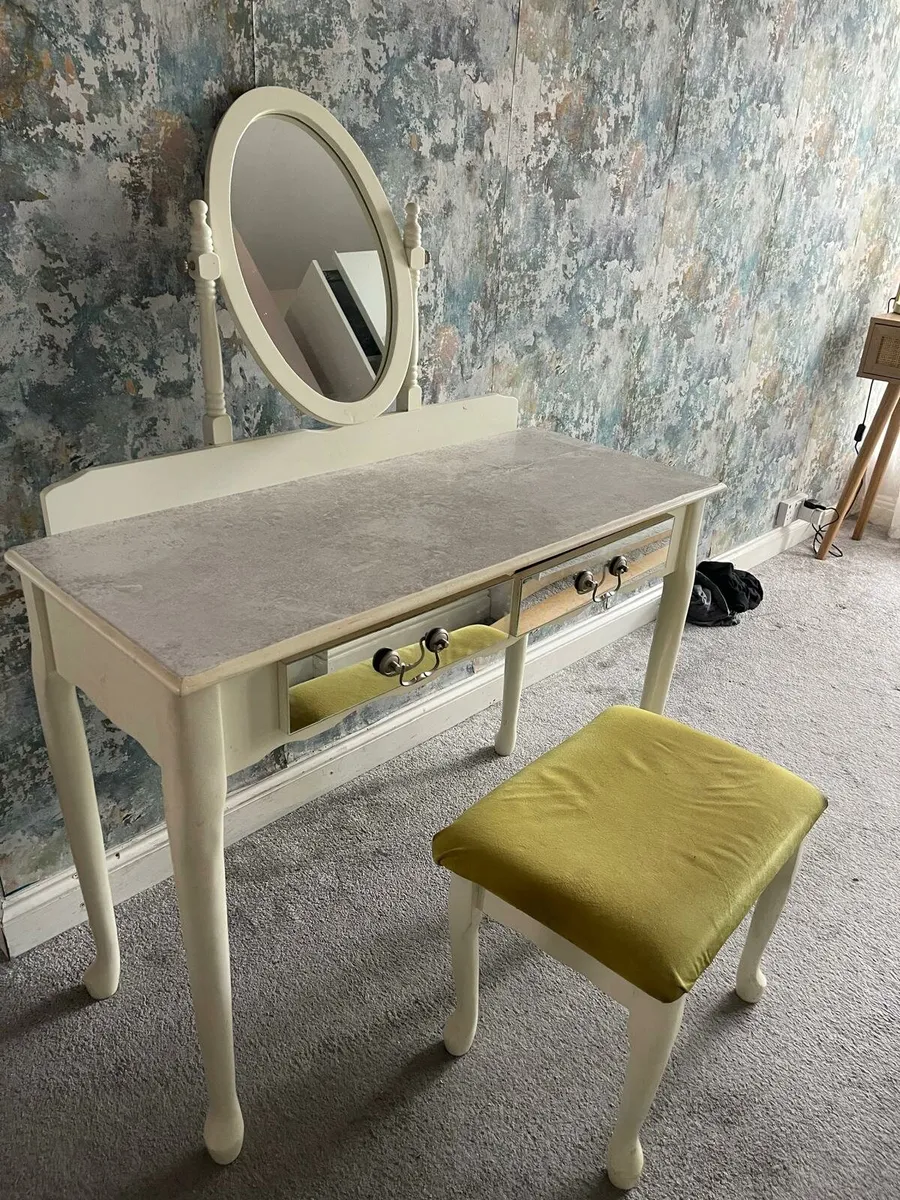 Chest of drawers and dressing table - Image 2