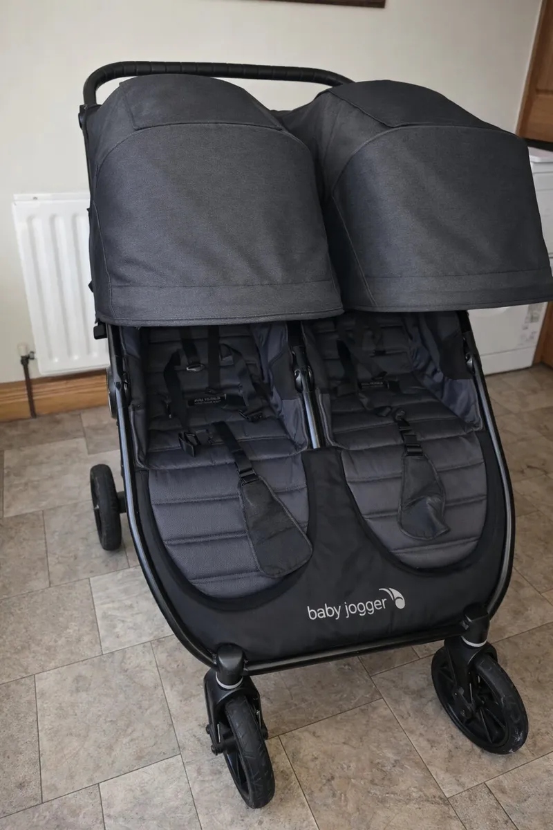 City Mini GT2 Double Pushchair - Image 1