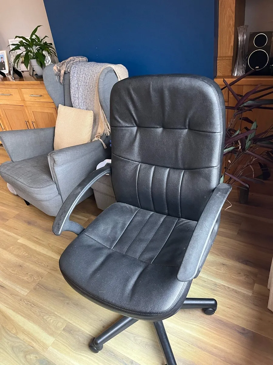 Executive office Chair - Image 3