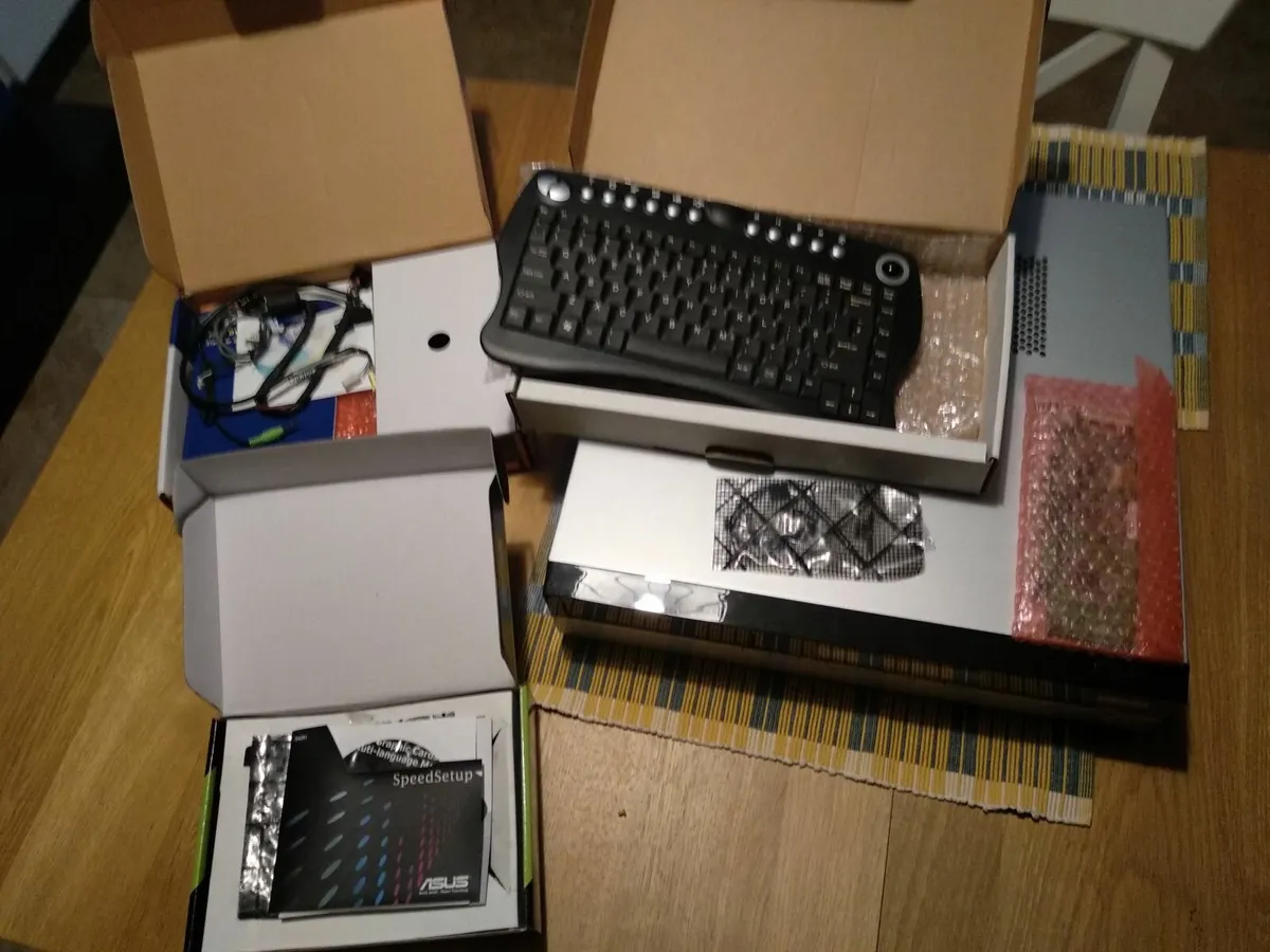 Upgraded Fujitsu-Siemens SCALEO-E Media PC - Image 2