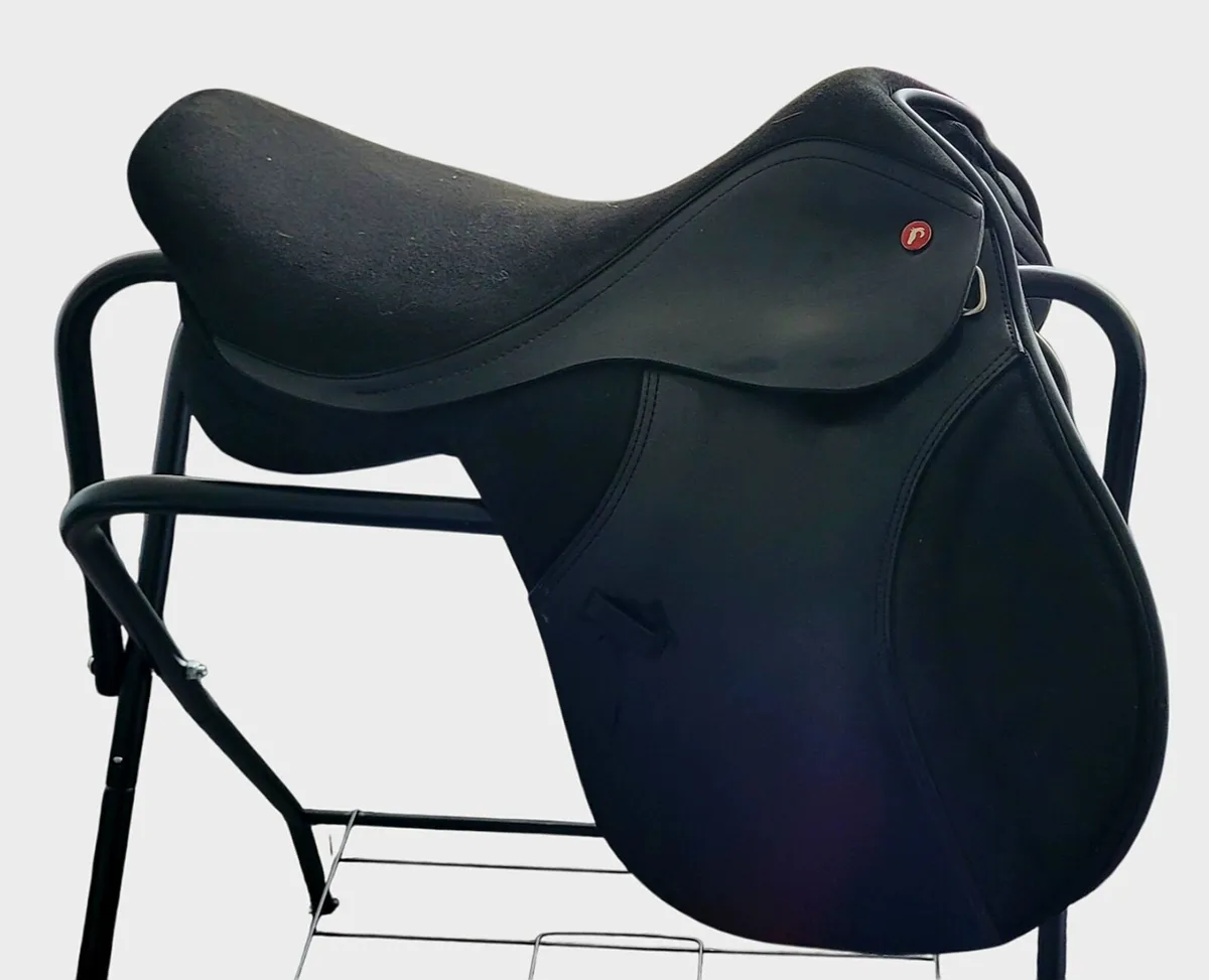 Thorowgood 16" adjustable saddle - Image 1