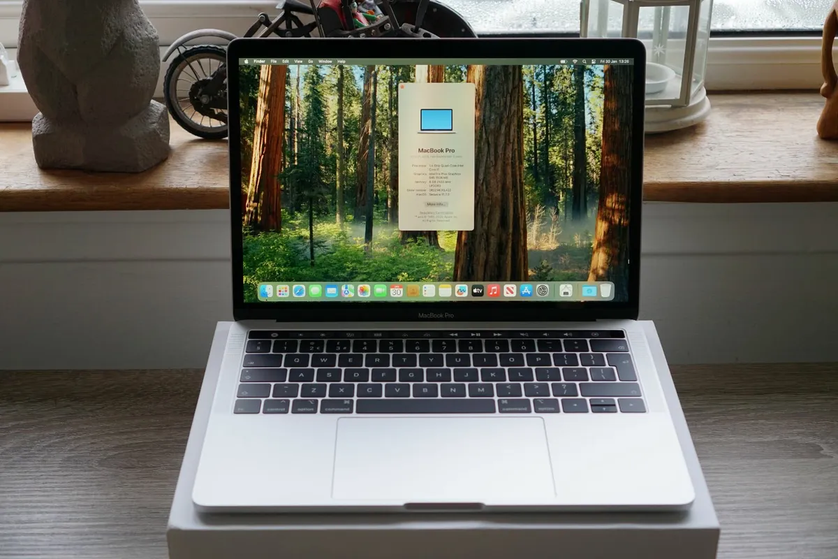 Apple MacBook Pro 13" 2019 i5 | 8GB | 128GB - Image 1