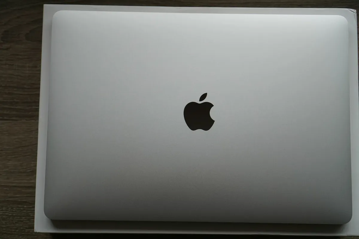 Apple MacBook Pro 13" 2019 i5 | 8GB | 128GB - Image 4