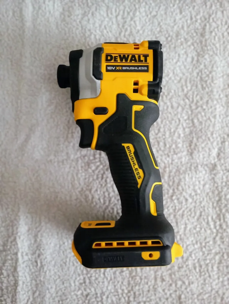 DeWalt dcf850 Impact Driver - Image 2