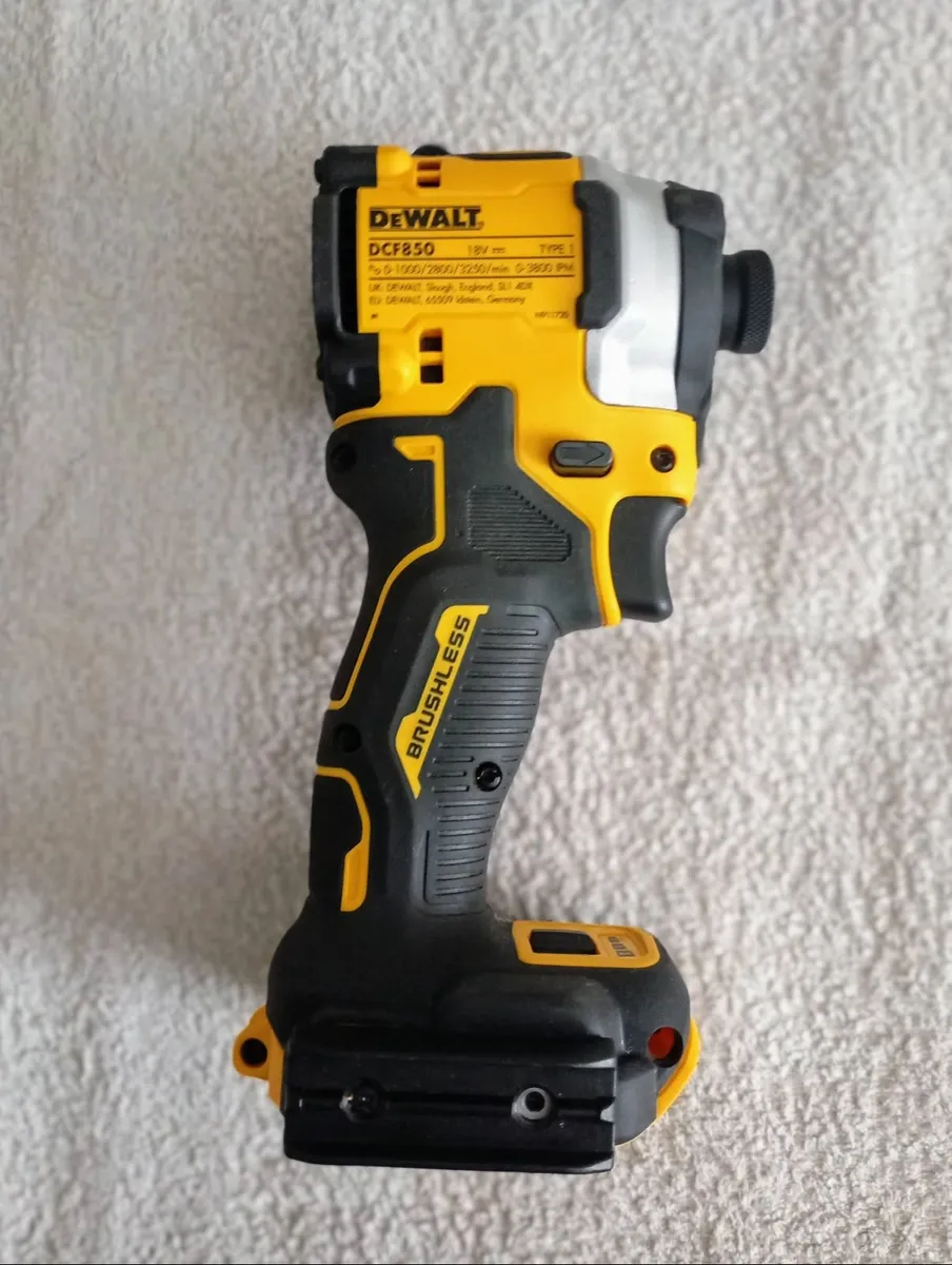 DeWalt dcf850 Impact Driver - Image 3