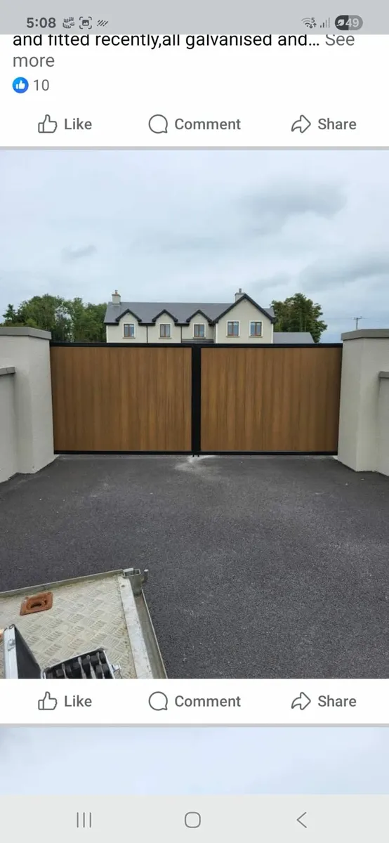 Entrance driveway gates - Image 1