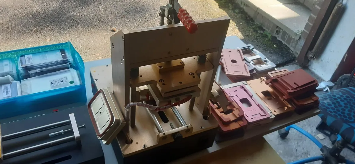 equipment sale phone repair shops closing down - Image 2