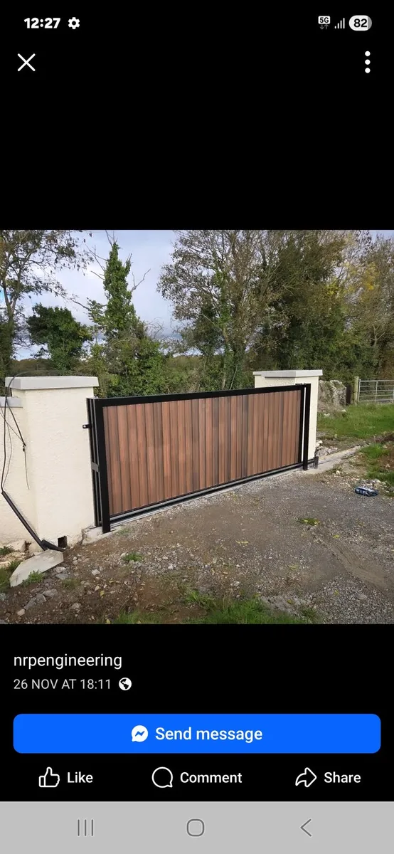 Entrance driveway gates - Image 3