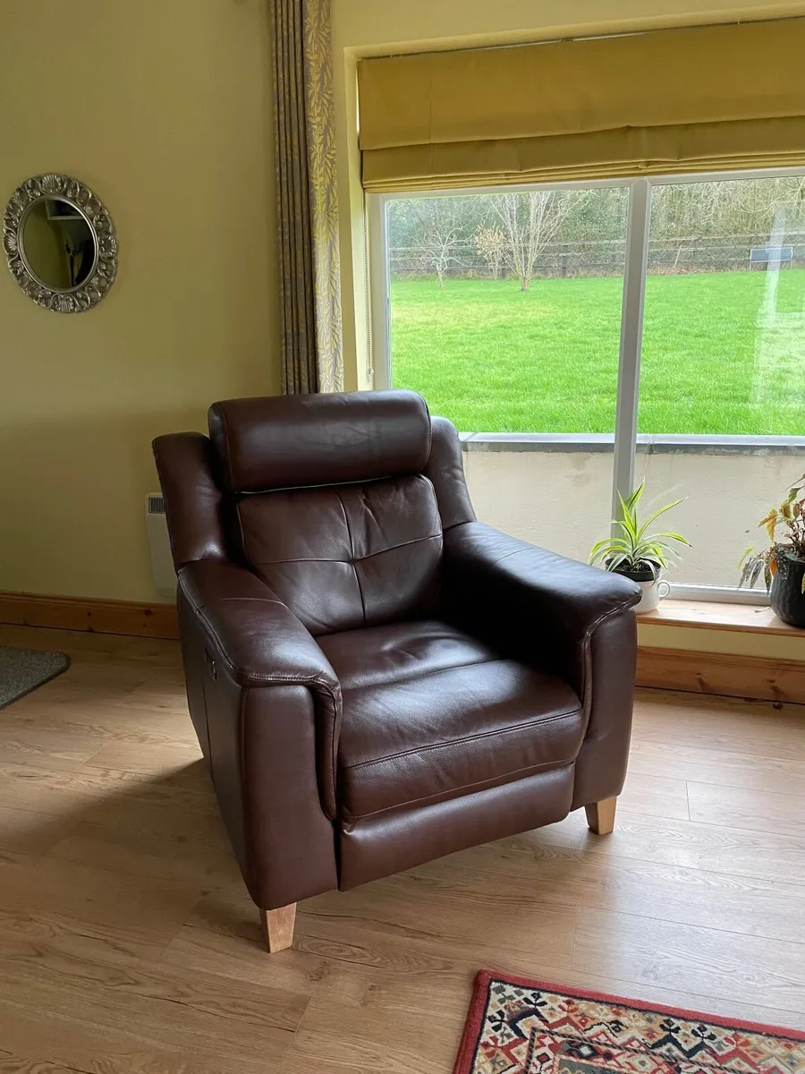 Three Piece Leather Suite - Image 3