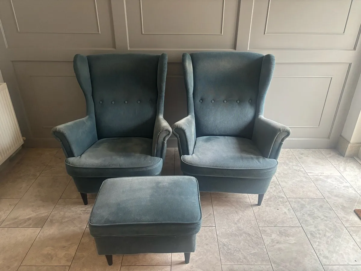 2 x reading chairs & foot stool - Image 1