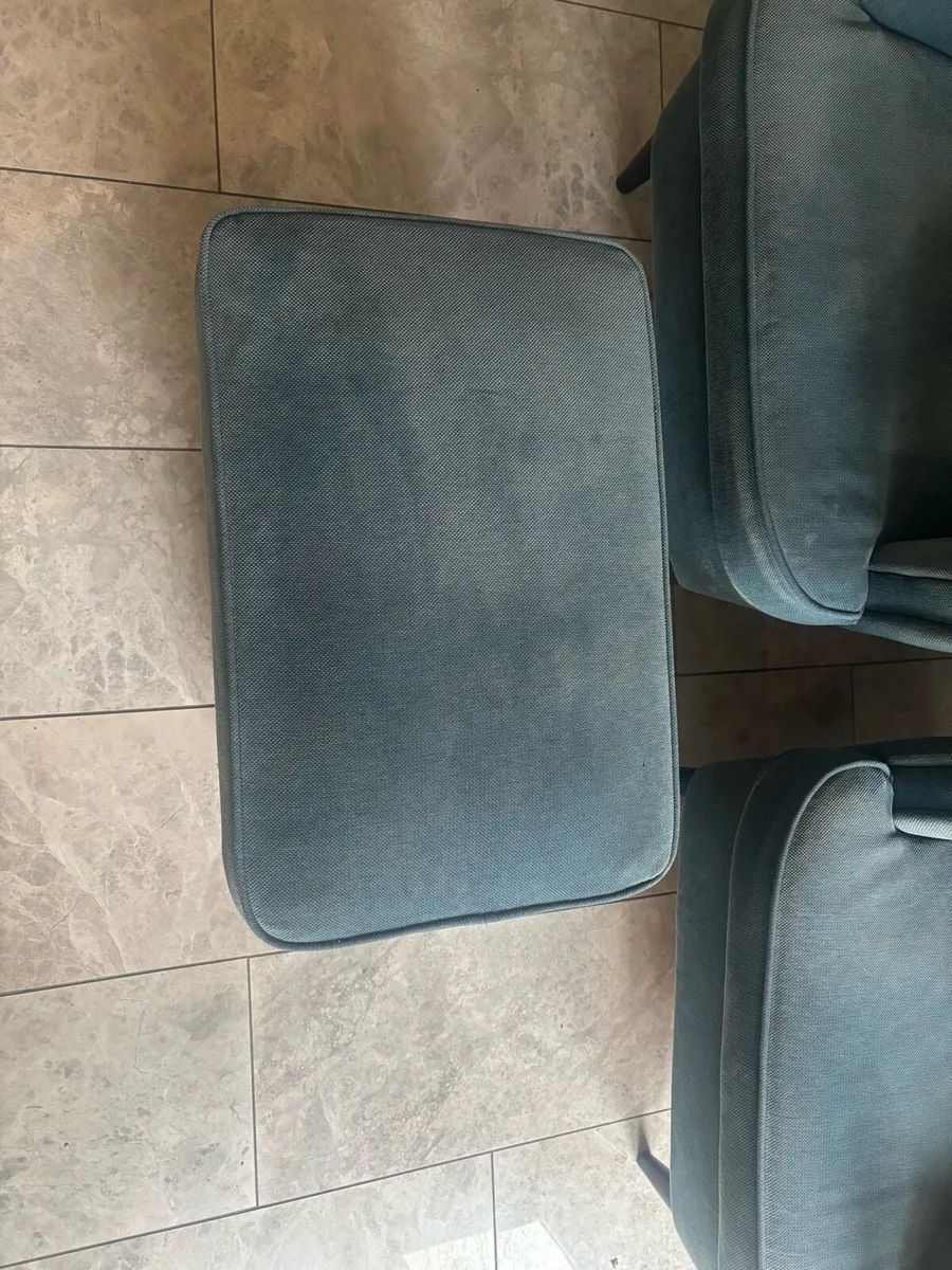 2 x reading chairs & foot stool - Image 2