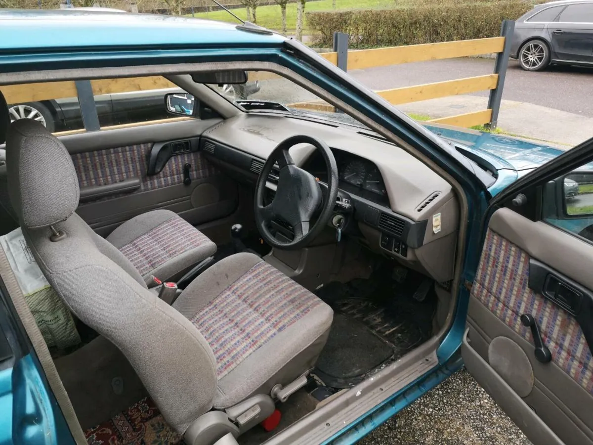 Mazda 323 1.3 lx - Image 3