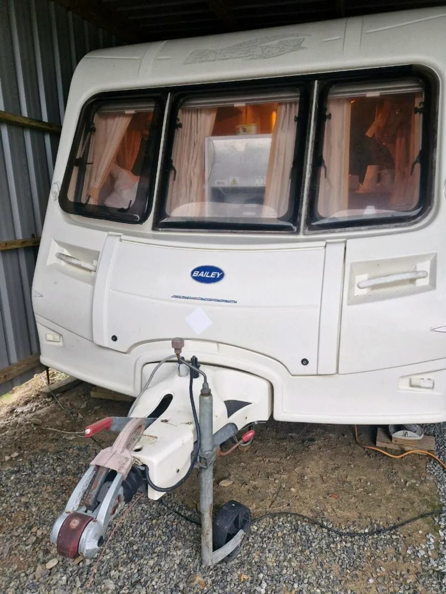 Caravan - Image 1