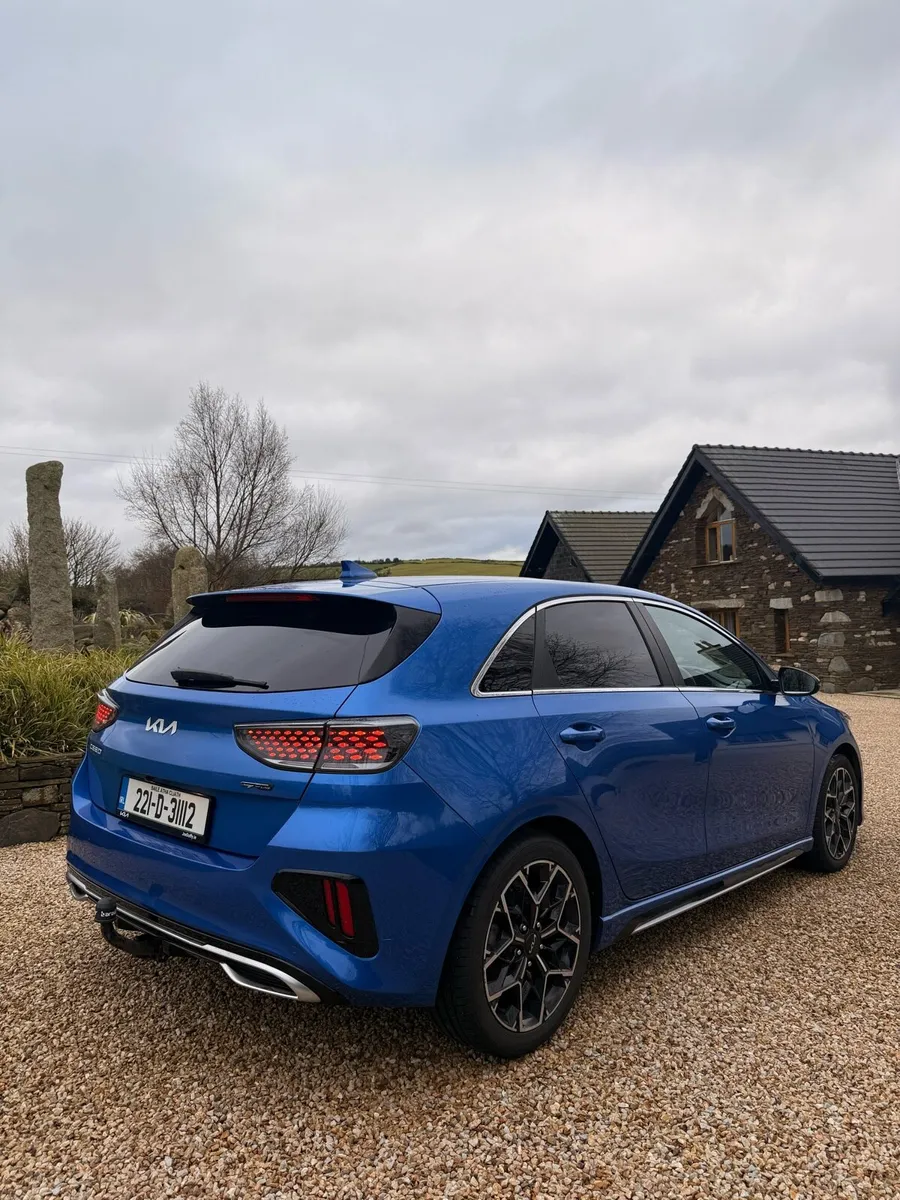 2022 Kia Ceed Gt line Commercial - Image 3