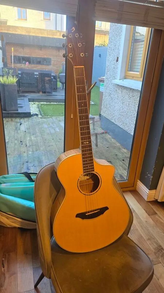 Breedlove acoustic guitar - Image 1