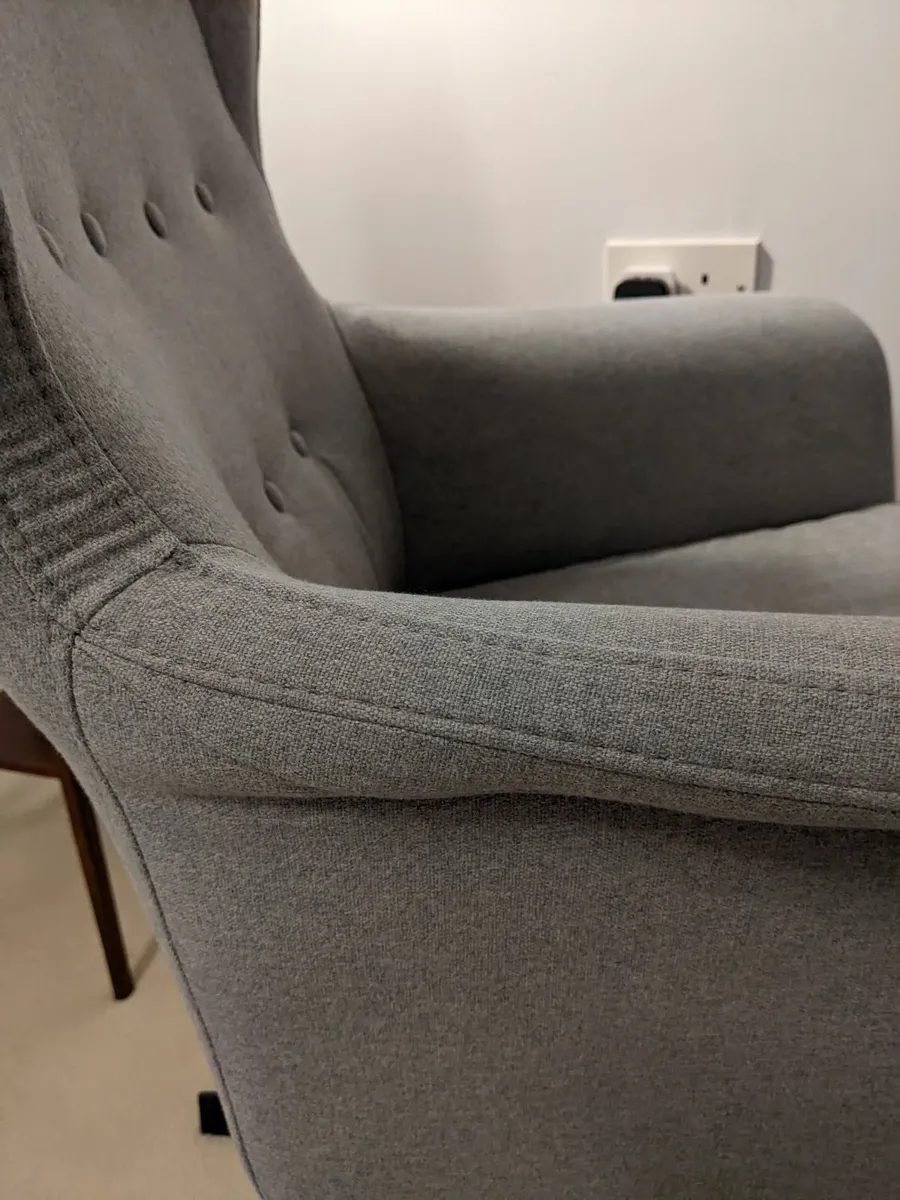 Swivel TV chair & stool - Image 3