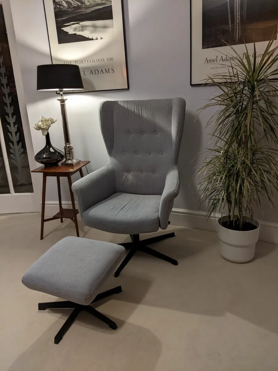 Swivel TV chair & stool - Image 1