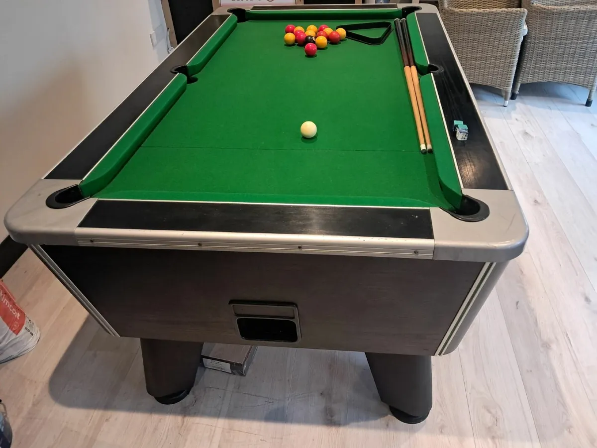 Pool table - Image 2