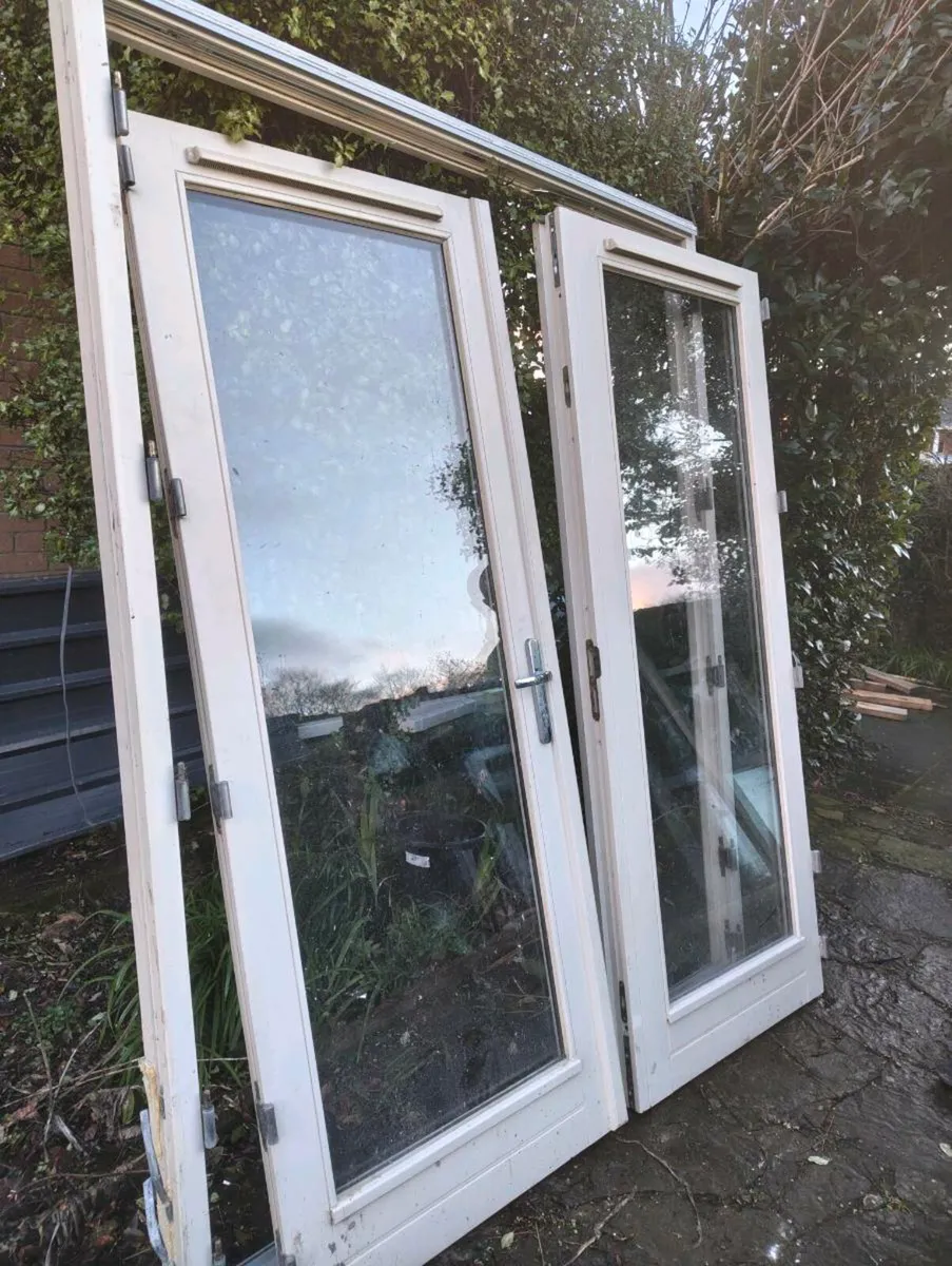 Double door and 2 windows hard wood - Image 1