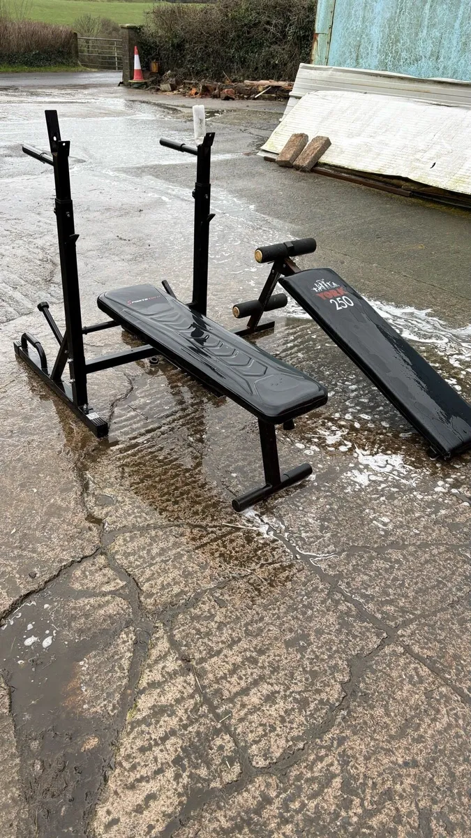 Two workout benches - Image 1