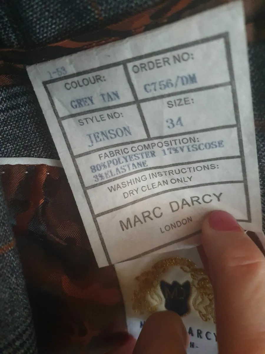 Men's suit - Image 4