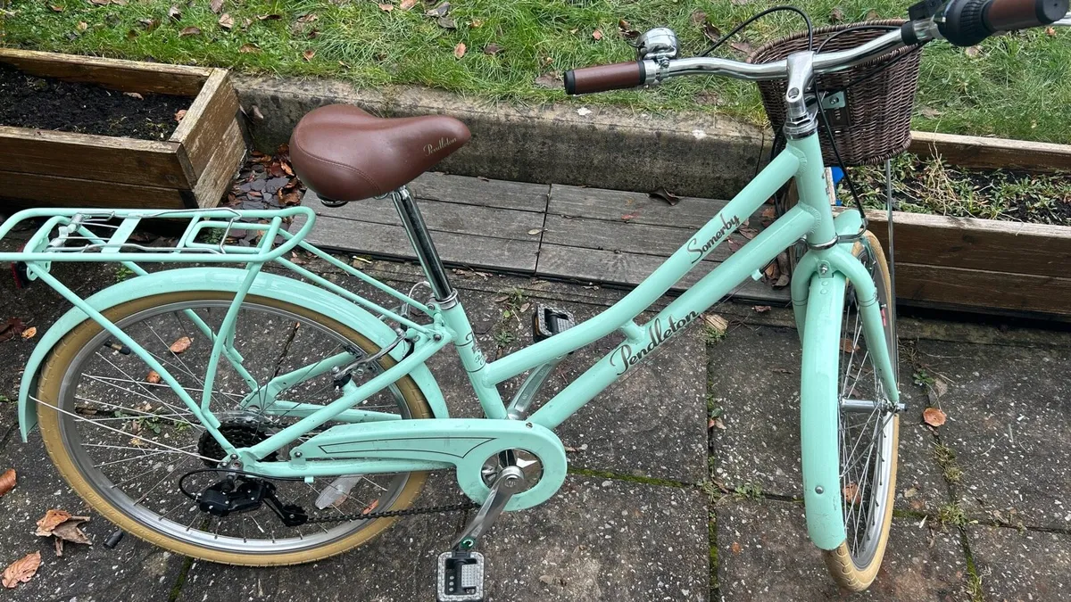 Girls bike - Image 1