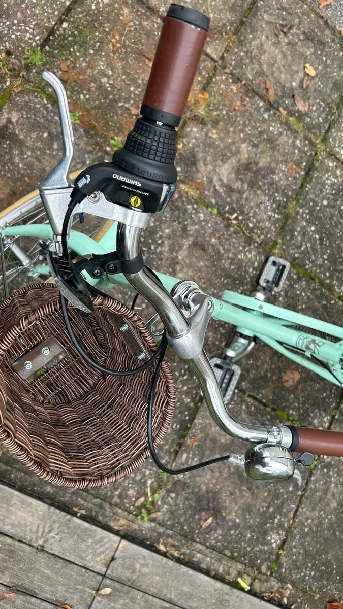 Girls bike - Image 2