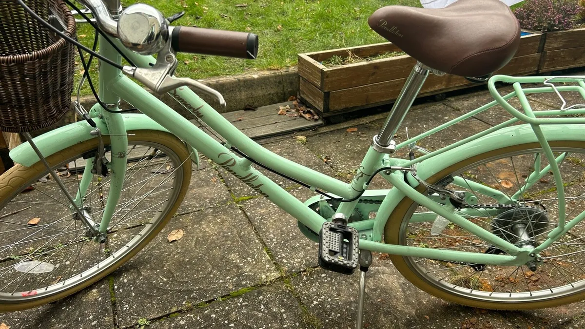 Girls bike - Image 3