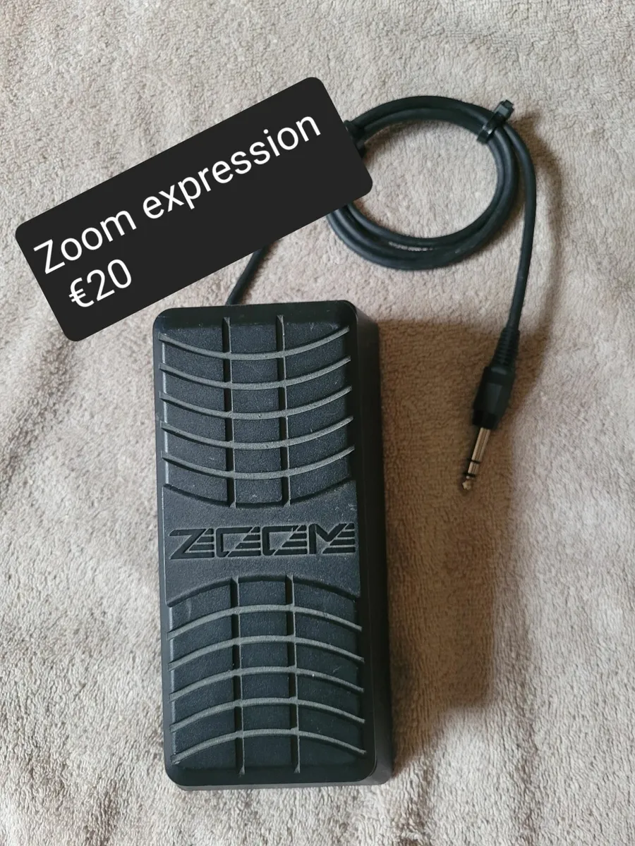 Collection of guitar effects pedals - Image 4