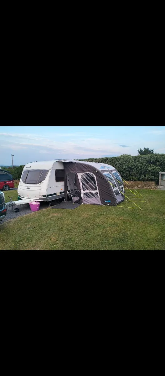 Lunar chateau 470 caravan - Image 1