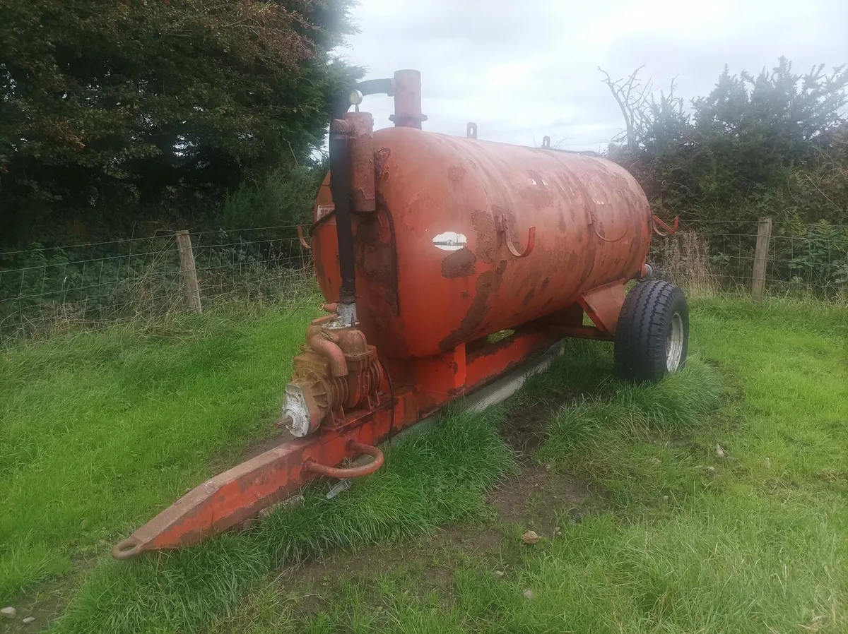 Tractor Tyres and Slurry Tanker - Image 1