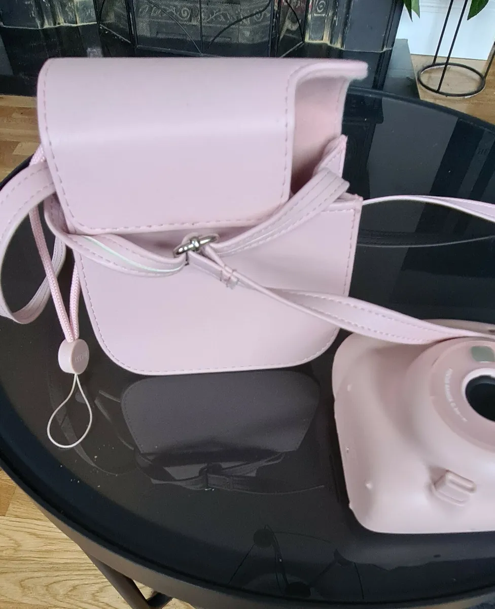 Fuji Instax camera - Image 4