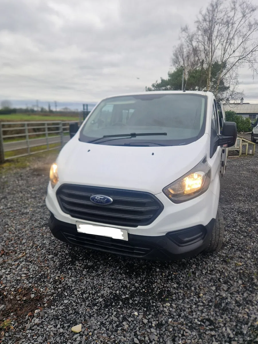 FORD CUSTOM FOR BREAKING - Image 4