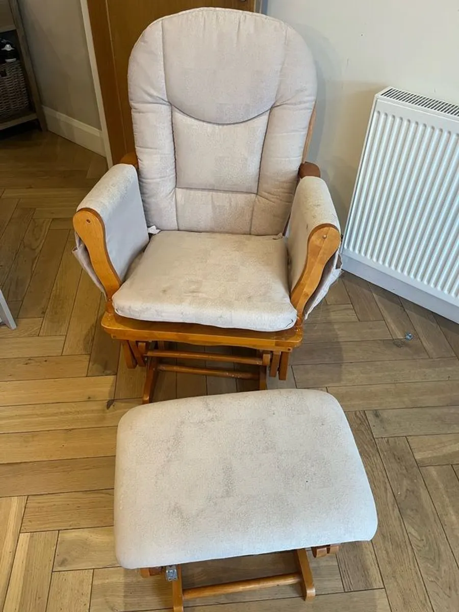 Nursing chair - Image 1