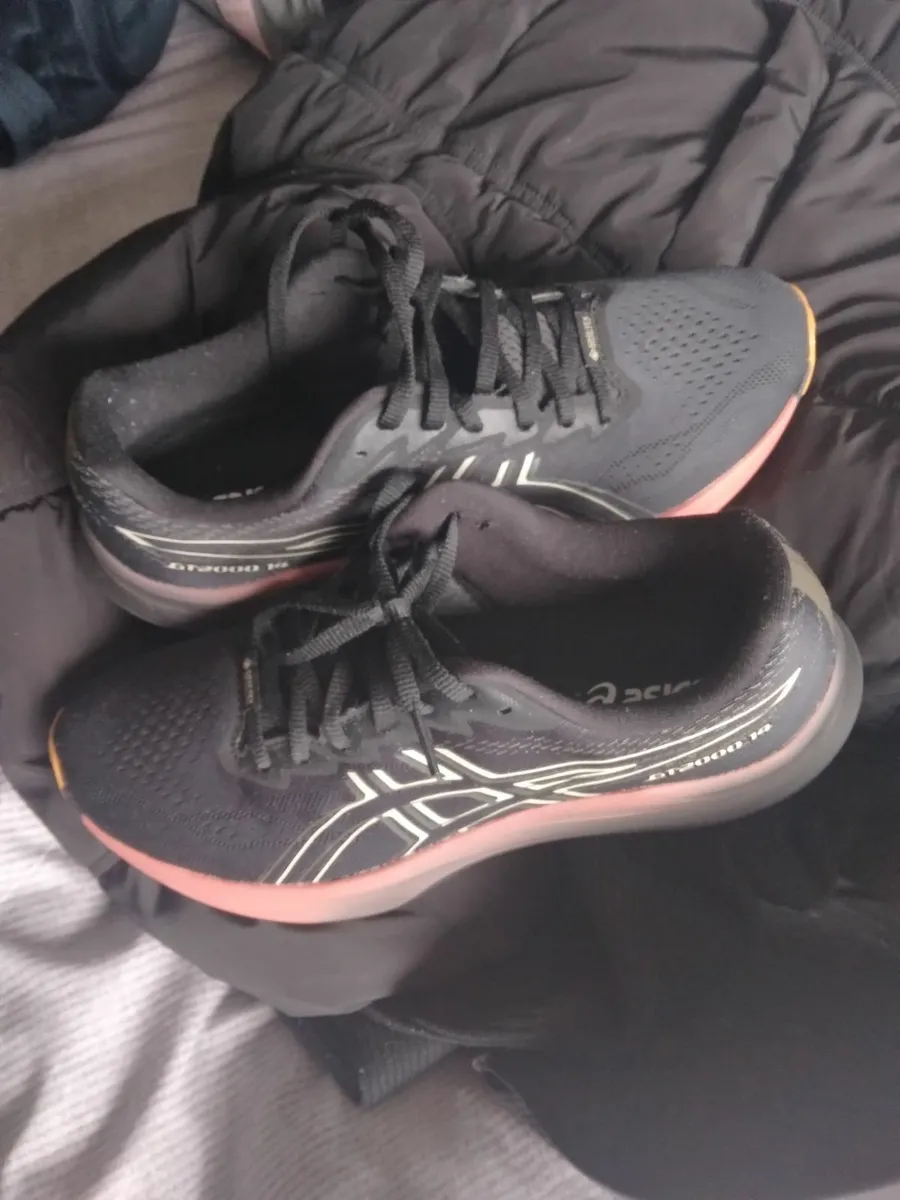 Asics trainers GT 2000 14